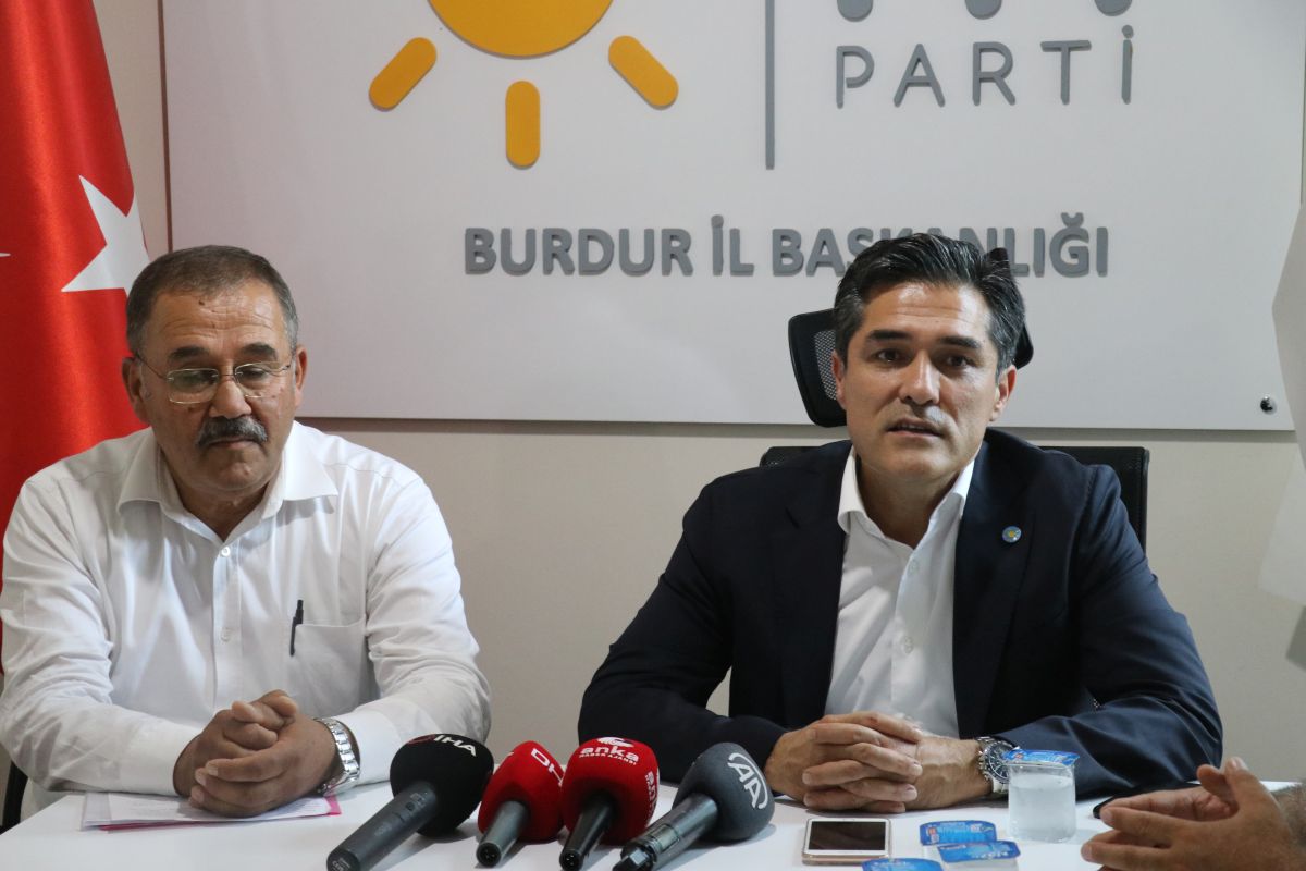 İYİ Parti'li Buğra Kavuncu, Burdur ve Isparta'da konuştu