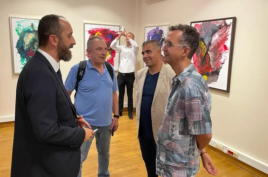 Kuzey Makedonyalı siyasetçi Valmir Aziri'nin resim sergisi İstanbul'da açıldı