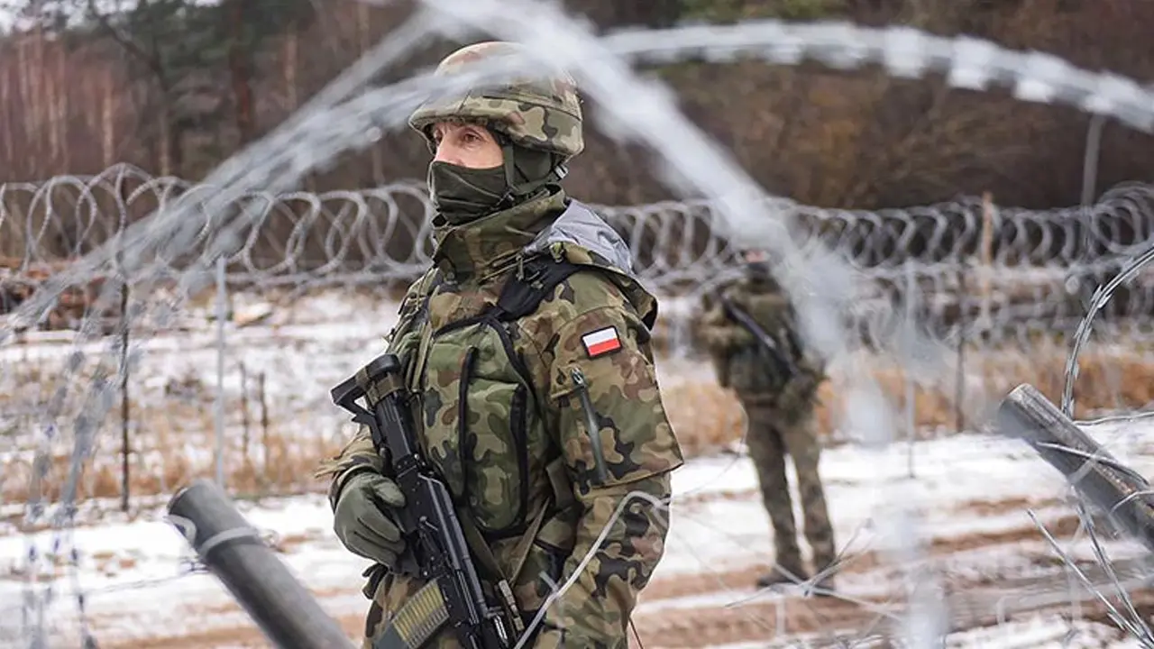 Polonya, Belarus sınırındaki asker sayısını 10 bine çıkaracak
