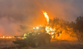 Yunanistan’daki yangına havadan ve karadan müdahale ediliyor