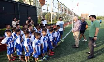 Akdeniz Belediyesinin yaz spor okulları devam ediyor