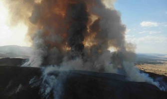 Eskişehir’de çıkan orman yangınına havadan müdahale devam ediyor