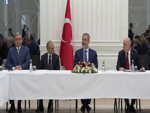 (Video) Dışişleri Bakanı Fidan, Erbil İl Başkanlığı’nı ziyaret etti