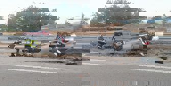 Tokat'ta refüje devrilen otomobildeki 4 kişi yaralandı