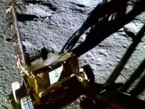 Hindistan uzay keşif aracı, Ay'ın güneyinde bazı elementler buldu