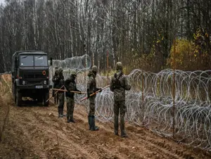 Polonya, Belarus sınırına ek 2 bin asker gönderecek