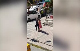 (Video) Başörtülü kadınlara saldıran zanlı yakalandı 