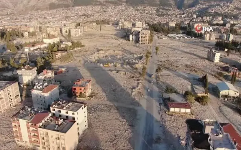 (Video) Hatay’da 46 bin 600 binanın enkazı kaldırıldı