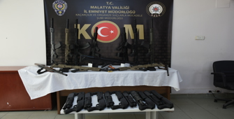 Malatya'da ruhsatsız 24 silah ele geçirildi, 5 şüpheli gözaltına alındı