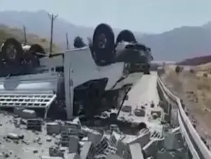 Elazığ'da otomobille kamyonet çarpıştı: 1 ölü, 1 yaralı