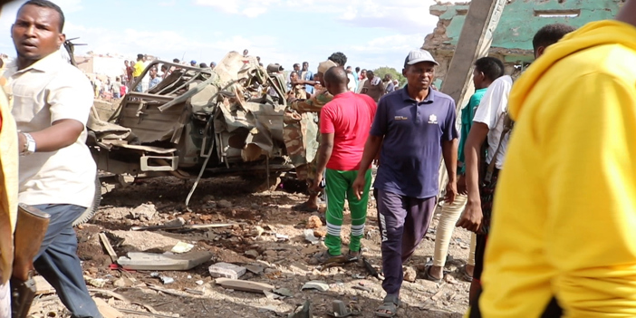 (Video) Somali’de bomba yüklü kamyon patladı