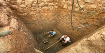 Ordu Kurul Kalesi'ndeki kazılarda yeni tarihi eserler bulunmaya devam ediyor