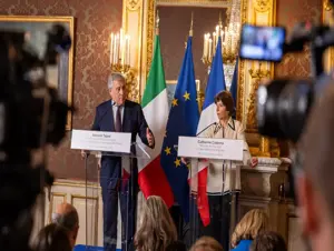 Fransa ve İtalya göç meselesini görüşmek üzere Paris'te bir araya geldi