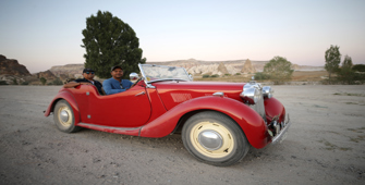 Hint iş insanı 73 yıllık klasik otomobiliyle Baharat Yolu'nu keşfediyor |  Diyarbakır Söz