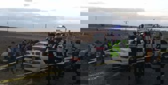 Otomobil kamyonete çarptı 1 kişi öldü, 2 kişi yaralandı