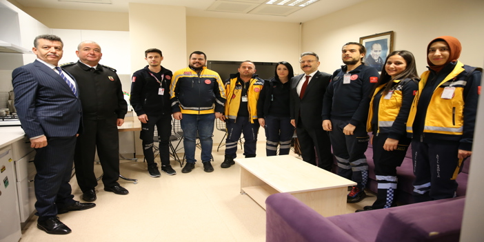 Eskişehir Valisi Aksoy, yılın son akşamı görev başındaki personeli ziyaret etti