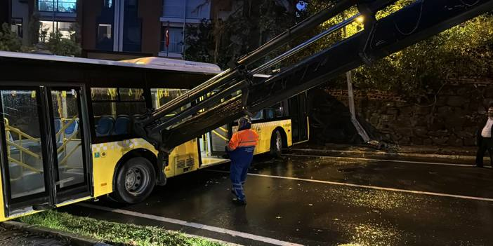  İETT otobüsü kazaya karıştı; 2 kişi yaralandı