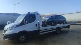 Siirt'te otomobil jandarma minibüsüne çarptı