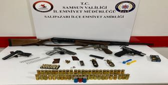 Samsun'da bir zanlının evinde 5 silah ile fişekler ele geçirildi