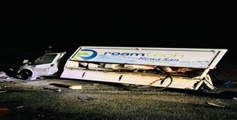 Denizli'de tır ile kamyonetin çarpışması sonucu 1 kişi öldü, 3 kişi yaralandı