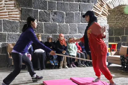 Diyarbakır Tarihi Surlarda Kadınlara Savunma Eğitimi!