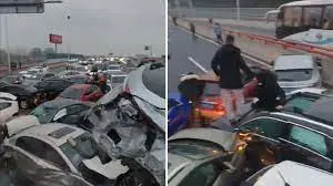 Zincirleme trafik kazası: 100 araç birbirine girdi