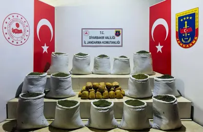 Diyarbakır'da yüzlerce kilo esrar yakalandı