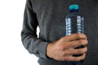 Doç Dr. Yılmaz: Pet şişelerdeki sular enfeksiyon riskine sebep oluyor 