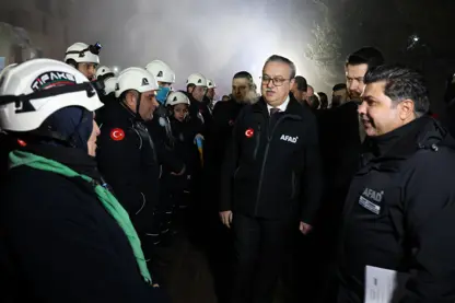Diyarbakır Valisinden arama-kurtarma ekiplerine ziyaret