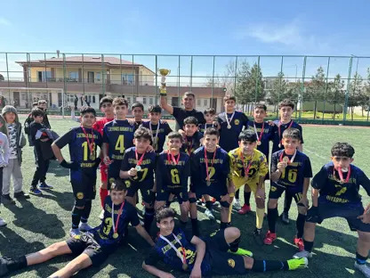 Futbolda Diyarbakır Şampiyonu Şehit Şehmus Karakut Ortaokulu