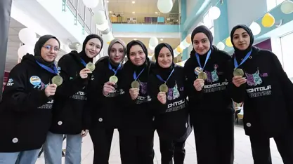 İmam hatipli mekanik kızlar robot yarışmasında ödül aldılar ve dünya şampiyonasına hak kazandılar