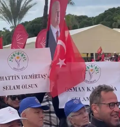 CHP'den Özgür Özel'in katıldığı mitingde açılan DEM Parti pankartlarına ilişkin açıklama