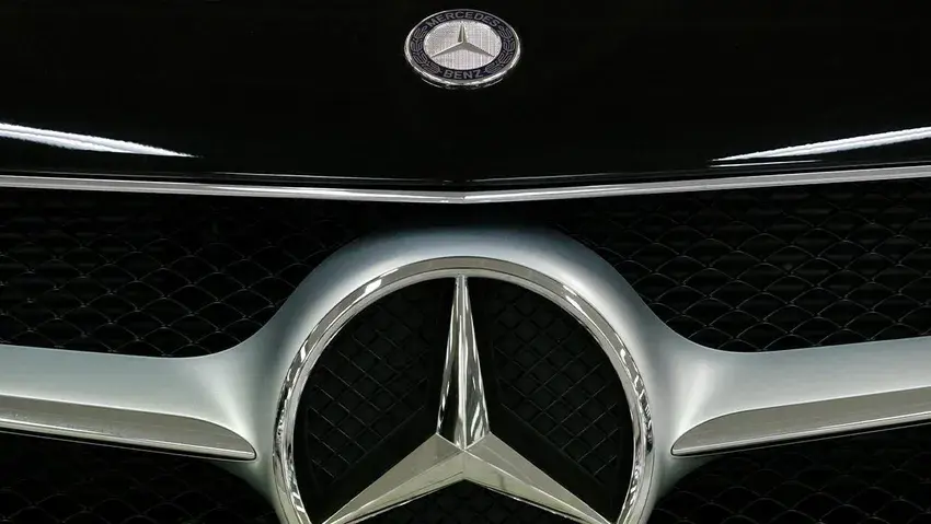 Mercedes ve Chrysler Güvenlik Endişesiyle 150 Binden Fazla Aracı Geri Çağırıyor