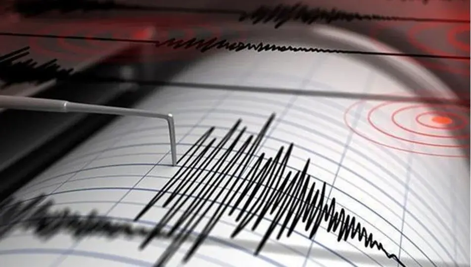 Çanakkale'de 4,9 şiddetinde deprem İstanbul'da da hissedildi