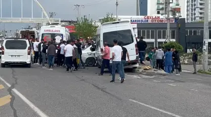 Diyarbakır’da minibüs ile otomobil çarpıştı