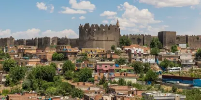 Unesco listelerine giren ve tarihi yerlere sahip Diyarbakır’ın tarihi yapıları ve gezilecek yerleri