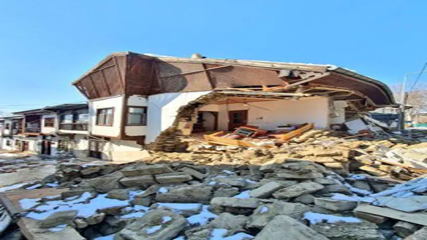 Depremin bilançosu belli oldu; 5 ağır hasarlı ev ve 1 yıkılmış bina!