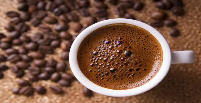 Sabun gibi köpüren Türk kahvesi tüyosu! Misafirleriniz bu görüntüye mest olacak