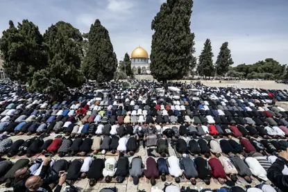Ramallah'ta baskı altında Ramazan ayının son Cuma namazı kılındı
