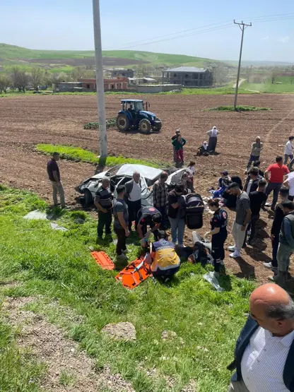 Diyarbakır’da otomobil takla attı: Çok sayıda yaralı var