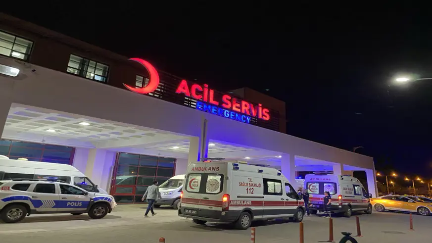 Antalya'da yangın çıkan evde mahsur kalan Alzheimer hastası yaşlı adamı oğlu kurtardı