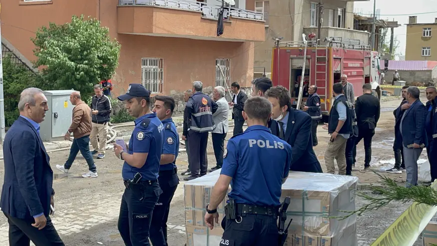 Bitlis Tatvan’da şiddetli patlama: 1 kişi hayatını kaybetti