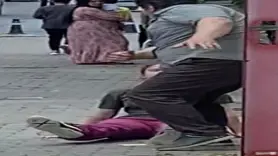 Kadına şiddet: Sokak ortasında tekme tokat dövüldü