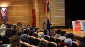 Eski Bakan, öğretmen ve velilerle buluştu