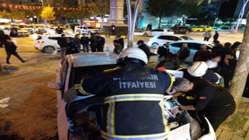 Otomobil, iş yeri merdivenine çarptı