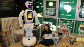 Diyarbakırlı öğrenciler atık malzemelerden robot yaptı