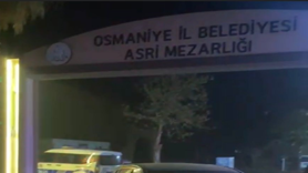 Mezarlıkta park halindeki araçta iki genç ölü bulundu