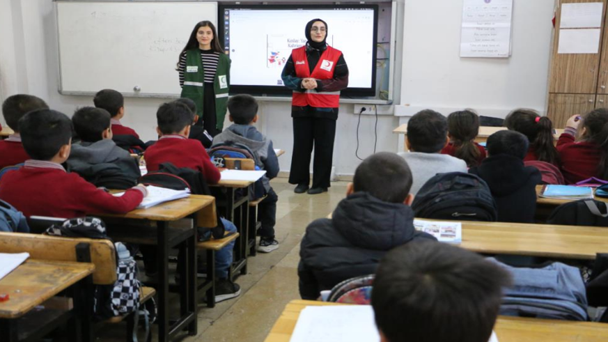 Çocuklar bağımlılık konusunda bilgilendirildi