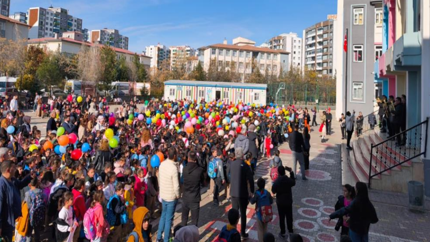 İlkokul öğrencileri bando takımı ile eğlendi