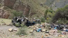 Otobüsün uçuruma yuvarlanması sonucu 31 kişi öldü